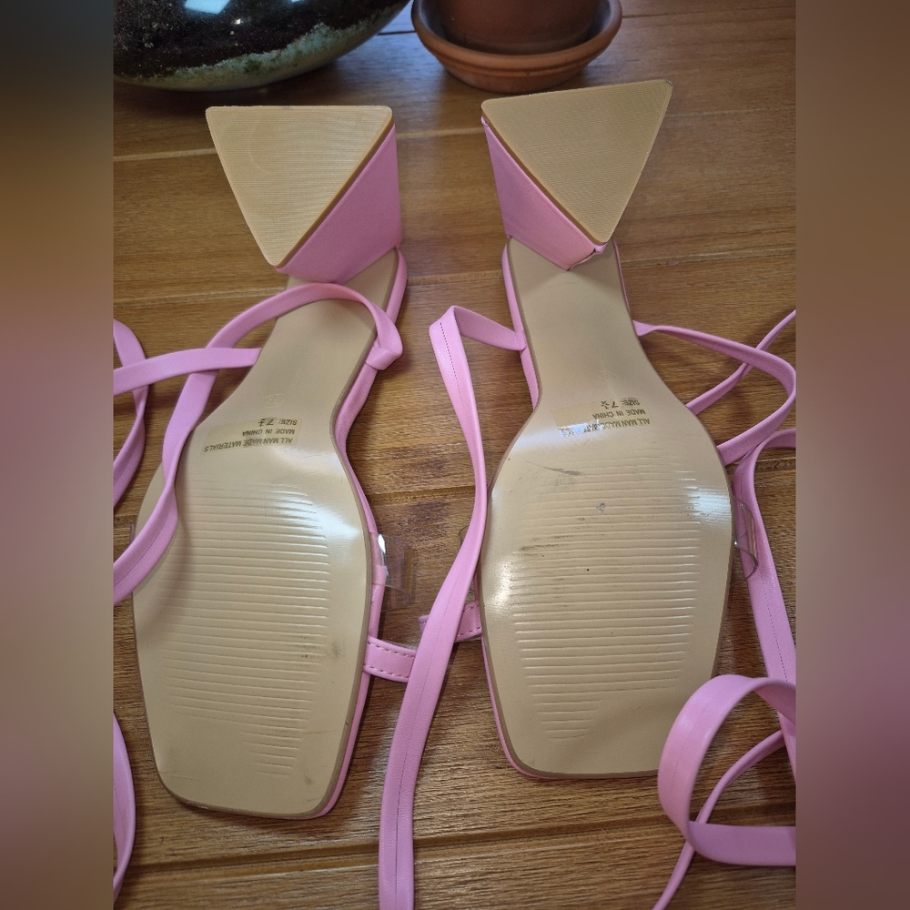 Wild Diva Pink Strappy Tie Sandals - Size 7.5 - Picture 5 of 5